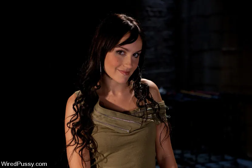 Kink 'Leyla Black' 主演 January Seraph (写真 2)