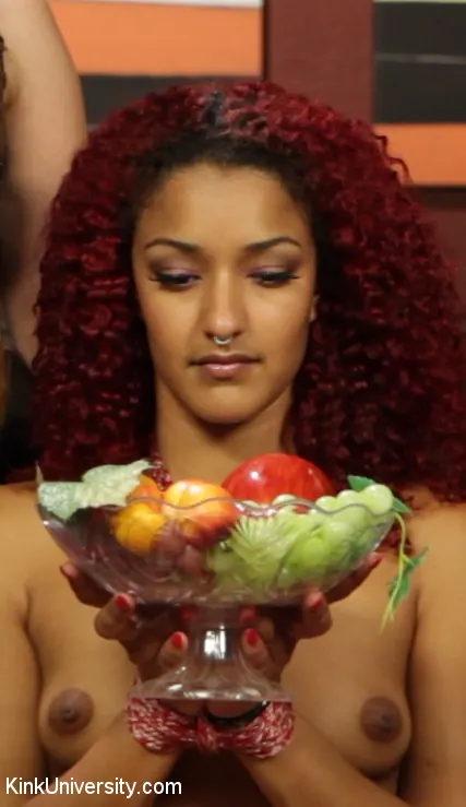 Daisy Ducati に '客観化のためのロープボンデージ - ニッキー・ニフェリウスと' from 'Kink' (写真 1) Kink '客観化のためのロープボンデージ - ニッキー・ニフェリウスと' 主演 Daisy Ducati (写真 1)