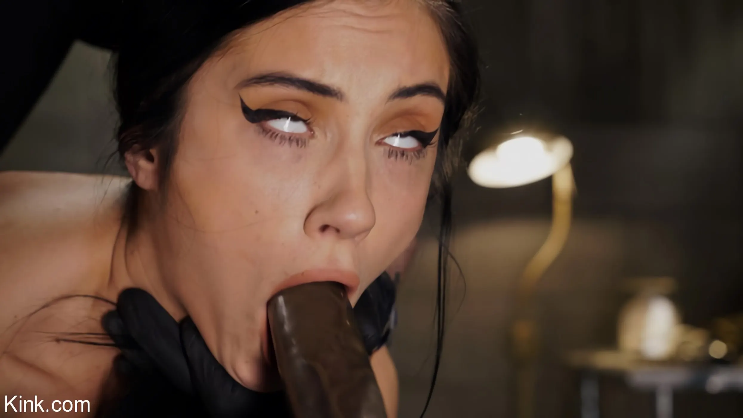 Jazmin Luv に '新鮮な肉:ジャズミン・ルブ' from 'Kink' (写真 14) Kink '新鮮な肉:ジャズミン・ルブ' 主演 Jazmin Luv (写真 14)