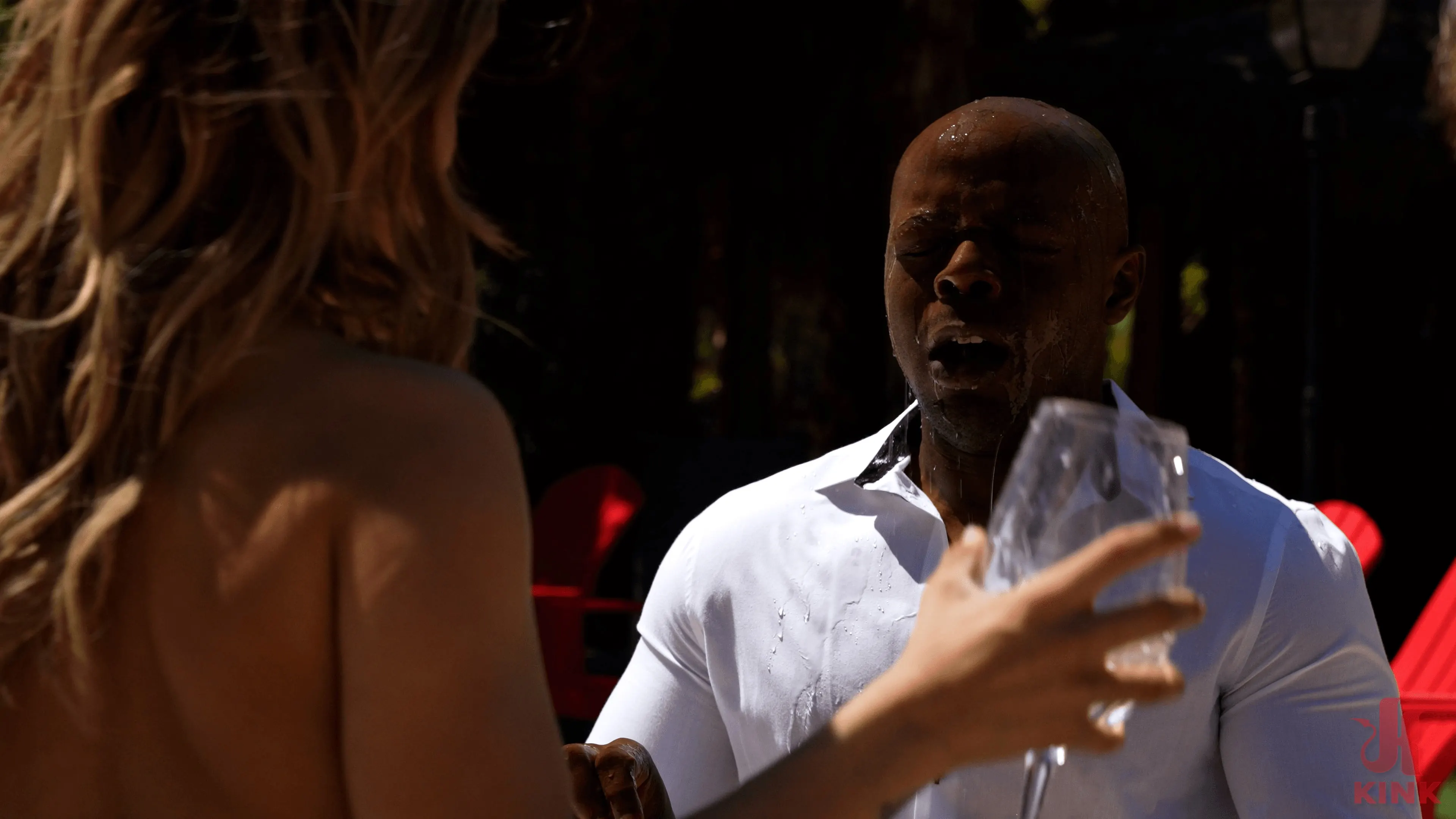 Kink '¡Dale propina a tus camareros!: Jesse Pony recibe un ajuste de actitud de cinco pollas' protagonizando Jesse Pony (foto 5)