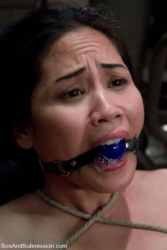 Jessica Bangkok en 'El instructor de fitness' from 'Kink' (foto 15) Kink 'El instructor de fitness' protagonizando Jessica Bangkok (foto 15)