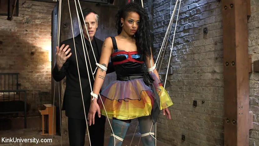 Kink '寛容201：マリオネットと人間の愛の人形を作る' 主演 Jessica Creepshow (写真 4)