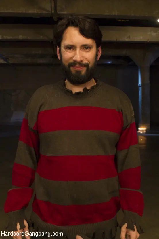 Jessica Creepshow en '¡La última chica se hace un gangbang!' from 'Kink' (foto 3) Kink '¡La última chica se hace un gangbang!' protagonizando Jessica Creepshow (foto 3)