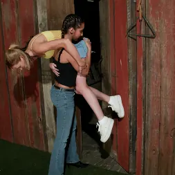 Jessica Sexin に 'Kink' and Isis Love (サムネイル 3)