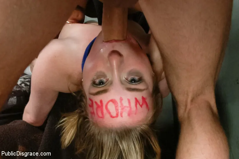 Kink 'La hija de un predicador de 18 años se ensucia en público por primera vez' protagonizando Jessie Parker (foto 7)