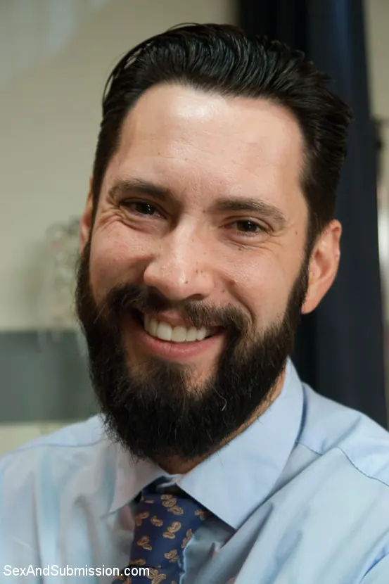 Kink 'La virgen anal de 18 años' protagonizando Jessie Parker (foto 9)