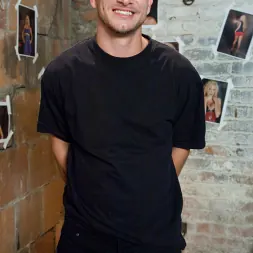 Jessie Rogers en 'Kink' La modelo: ¡Jessie Rogers se deja seducir por su mayor fan! (Miniatura 1)