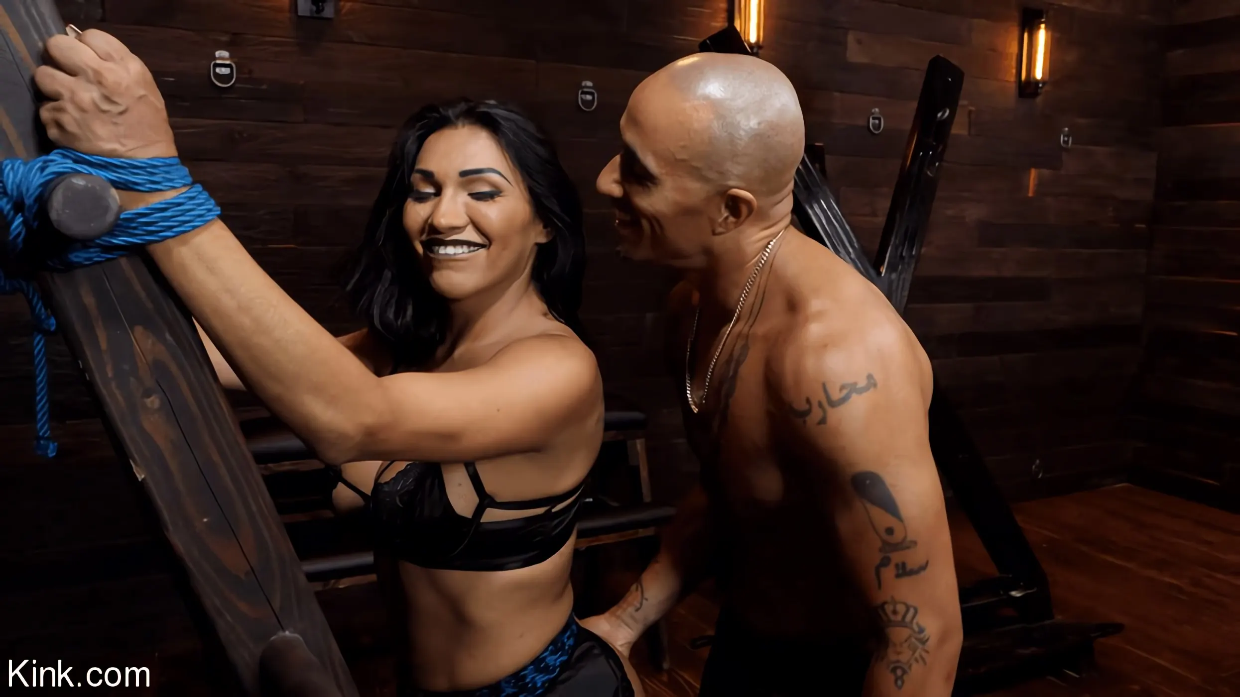 Kink '殴打と繁殖:ジェシードバイとキングノワール' 主演 Jessy Dubai (写真 9)