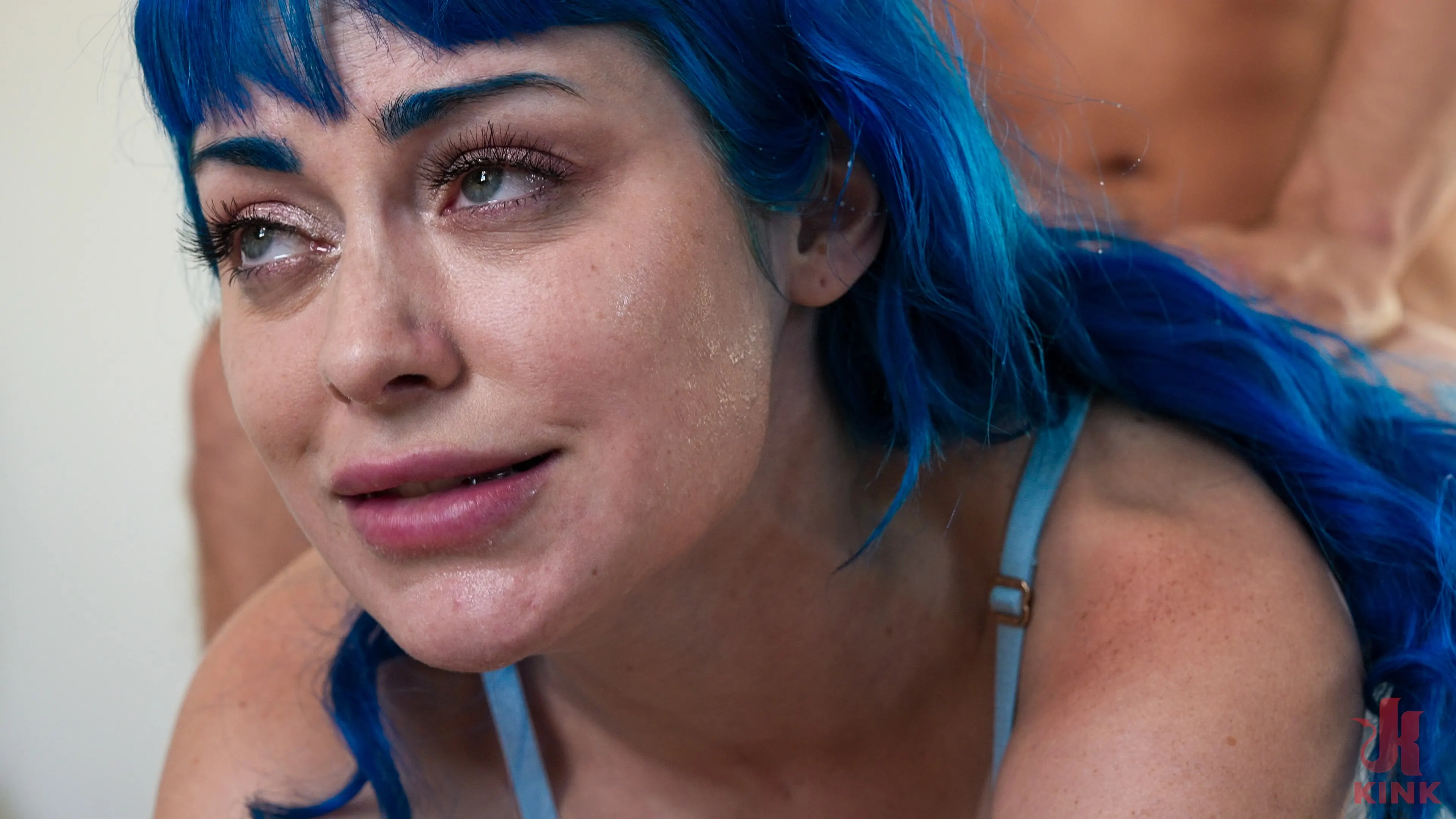 Jewelz Blu に '経営幹部の意思決定' from 'Kink' (写真 17) Kink '経営幹部の意思決定' 主演 Jewelz Blu (写真 17)