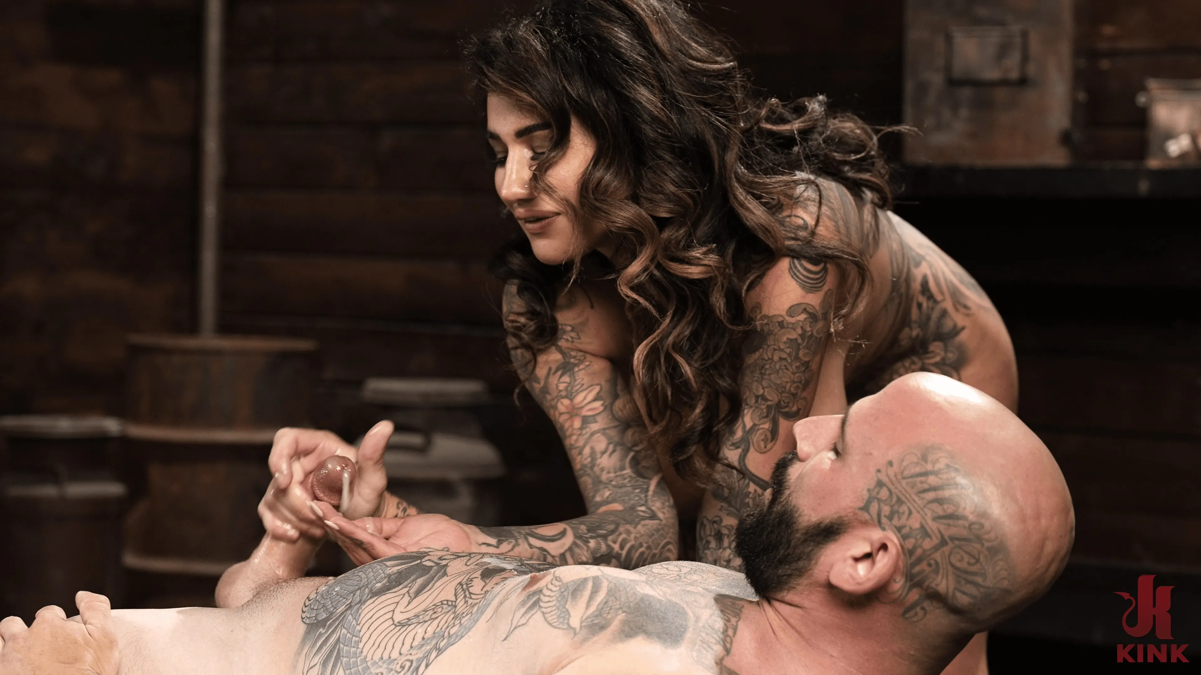 Kink 'ラバーボーイ:アラベルラファエルはラテックスフリークJJグレイブスを破壊する' 主演 JJ Graves (写真 27)