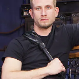 JoJo Kiss en 'Kink' Una zorra pervertida de dieciocho años aprende sus modales (Miniatura 18)