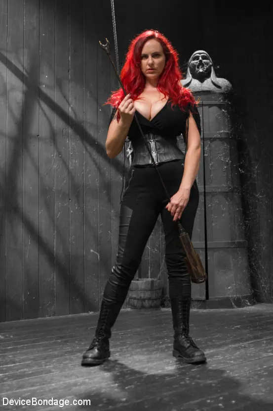 Kink 'LIVE' protagonizando Jodi Taylor (foto 2)