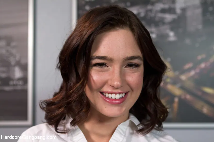 Jodi Taylor に 'いたずらなウェイトレスは、異人種間強姦でコックで彼女のお支払いを取る!' from 'Kink' (写真 1) Kink 'いたずらなウェイトレスは、異人種間強姦でコックで彼女のお支払いを取る!' 主演 Jodi Taylor (写真 1)