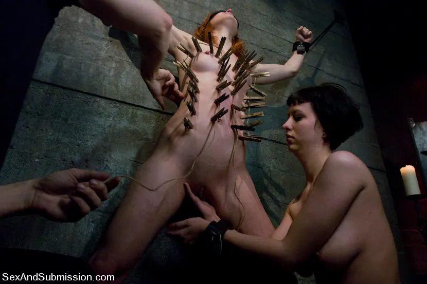 Kink 'and Cherry Torn's Live Feed' protagonizando Calico (foto 4)