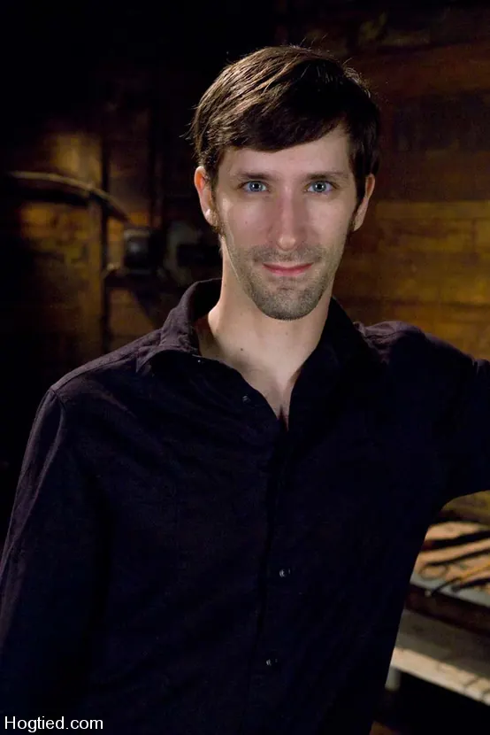 Charlotte Vale に 'シャーロットは、竹に服従します...' from 'Kink' (写真 11) Kink 'シャーロットは、竹に服従します...' 主演 Charlotte Vale (写真 11)