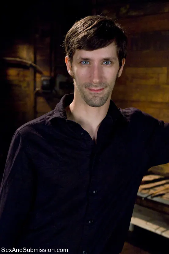 Kink 'Emma Heart' starring Emma Heart (Photo 1)