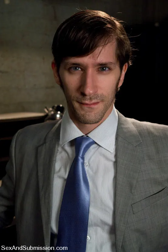 Kink '催眠服従' 主演 Tia Ling (写真 1)