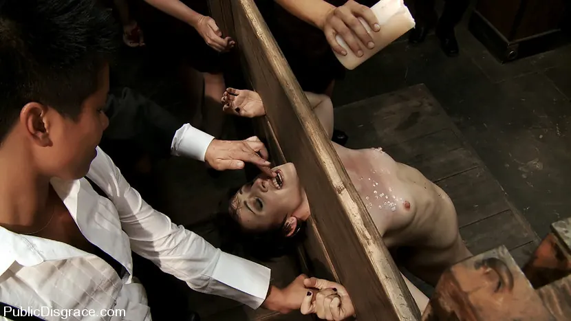 Dylan Ryan en 'Dylan y John Strong' from 'Kink' (foto 10) Kink 'Dylan y John Strong' protagonizando Dylan Ryan (foto 10)