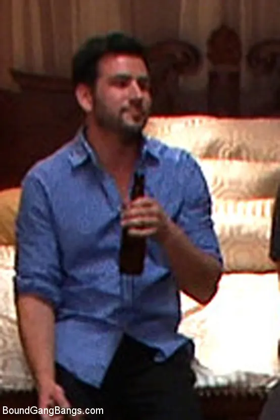 Kink 'ホットファンドは彼女の新郎新婦のパーティーをスパイし、罰せられる' 主演 Beretta James (写真 14)