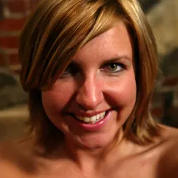 Jolene en Actualización de bonificación (foto 15) Jolene en 'Kink' Actualización de bonificación (Miniatura 15)