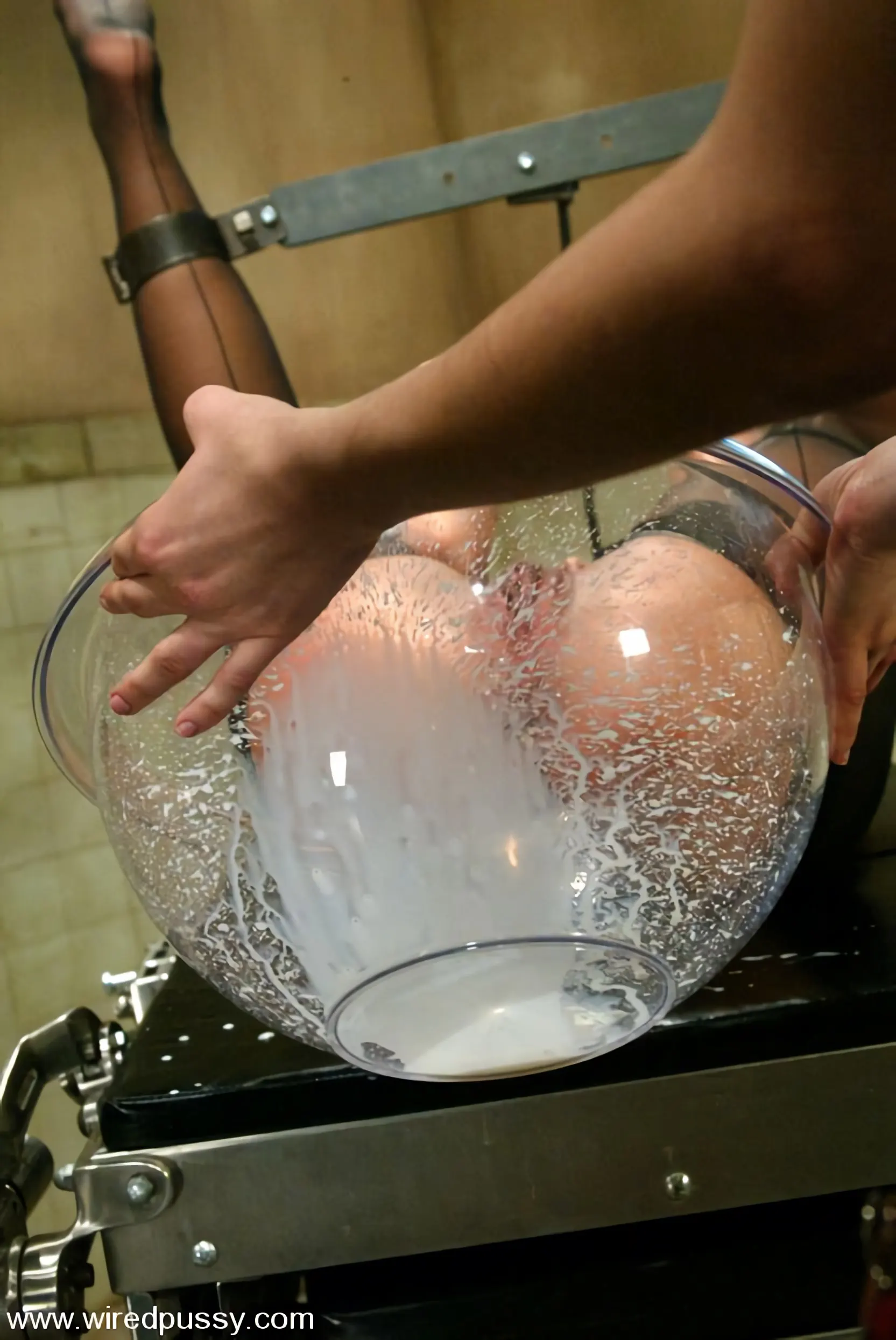 Kink 'and Princess Donna Dolore' starring Julie Night (Photo 7)