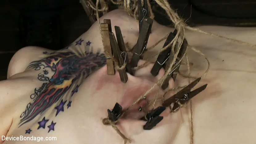 Juliette March en 'Ven por los orgasmos, quédate por las cremalleras.' from 'Kink' (foto 11) Kink 'Ven por los orgasmos, quédate por las cremalleras.' protagonizando Juliette March (foto 11)