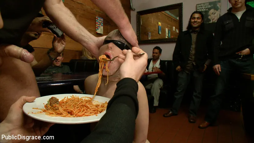 ジュリエット March に 'ジュリエット' from 'Kink' (写真 7) Kink 'ジュリエット' 主演 ジュリエット March (写真 7)