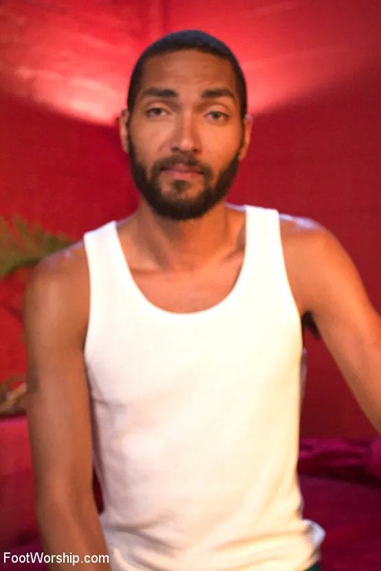 Juliette March en 'Masaje de pies en salón de masajes' from 'Kink' (foto 1) Kink 'Masaje de pies en salón de masajes' protagonizando Juliette March (foto 1)