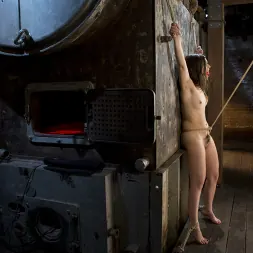 Juliette March に 'Kink' 痛みのピクシーは悩ましいボンデージで苦しみ、苦しみを感じていて、そしてつづく (サムネイル 11)