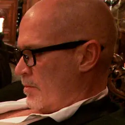 Juliette March en 'Kink' Orgía anal de estrellas porno (Miniatura 17)