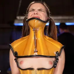 Juliette March に 'Kink' 堕落の朗らかさで娼婦の束縛 (サムネイル 18)