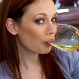 Justine Joli に 'Kink' Whipped Ass Girl Of The Month Behind The Scenes Teaser! (サムネイル 5)