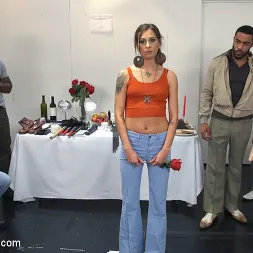 Kacie Castle に 'Kink' Rhythm Zero'd：Sluttyパフォーマンスアーティストが彼女の聴衆を責める (サムネイル 8)