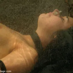 Karma en Karma (foto 8) Karma en 'Kink' Karma (Miniatura 8)