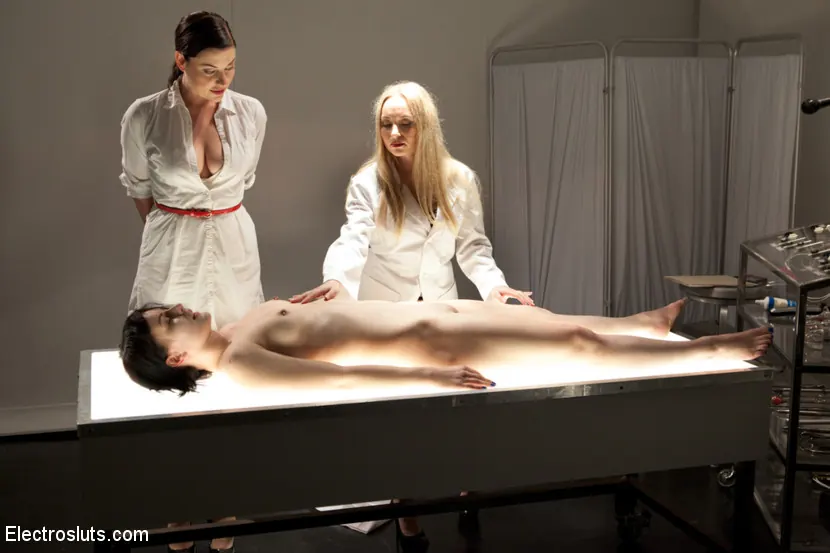 Kink 'Electrosluts Presents: The Doctor's Monster!' starring Katharine Cane (Photo 9)