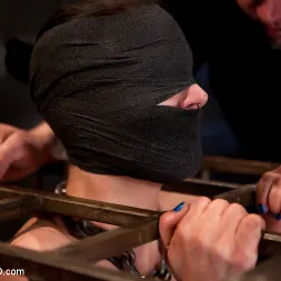 Katharine Cane en Entrenamiento de Katherine Kane, día 2 (foto 9) Katharine Cane en 'Kink' Entrenamiento de Katherine Kane, día 2 (Miniatura 9)