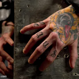 Kathryn Dupri に 'Kink' Submits to Leather Restraint (サムネイル 18)