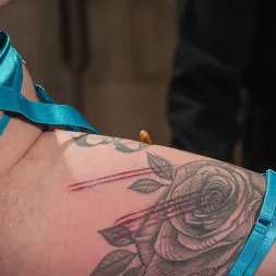 Katie Kinz en 'Kink' Subiendo la apuesta (Miniatura 5)