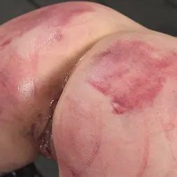 Katie Kinz en 'Kink' Subiendo la apuesta (Miniatura 29)
