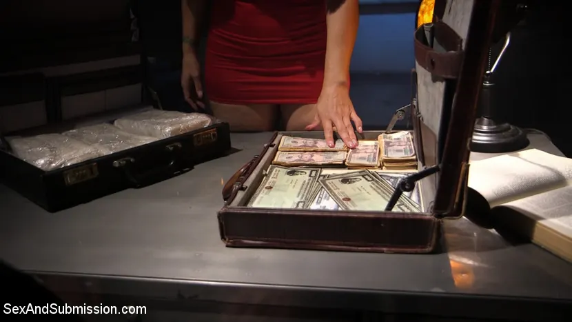 Kink 'The Long Con' starring Katy Kiss (Photo 2)