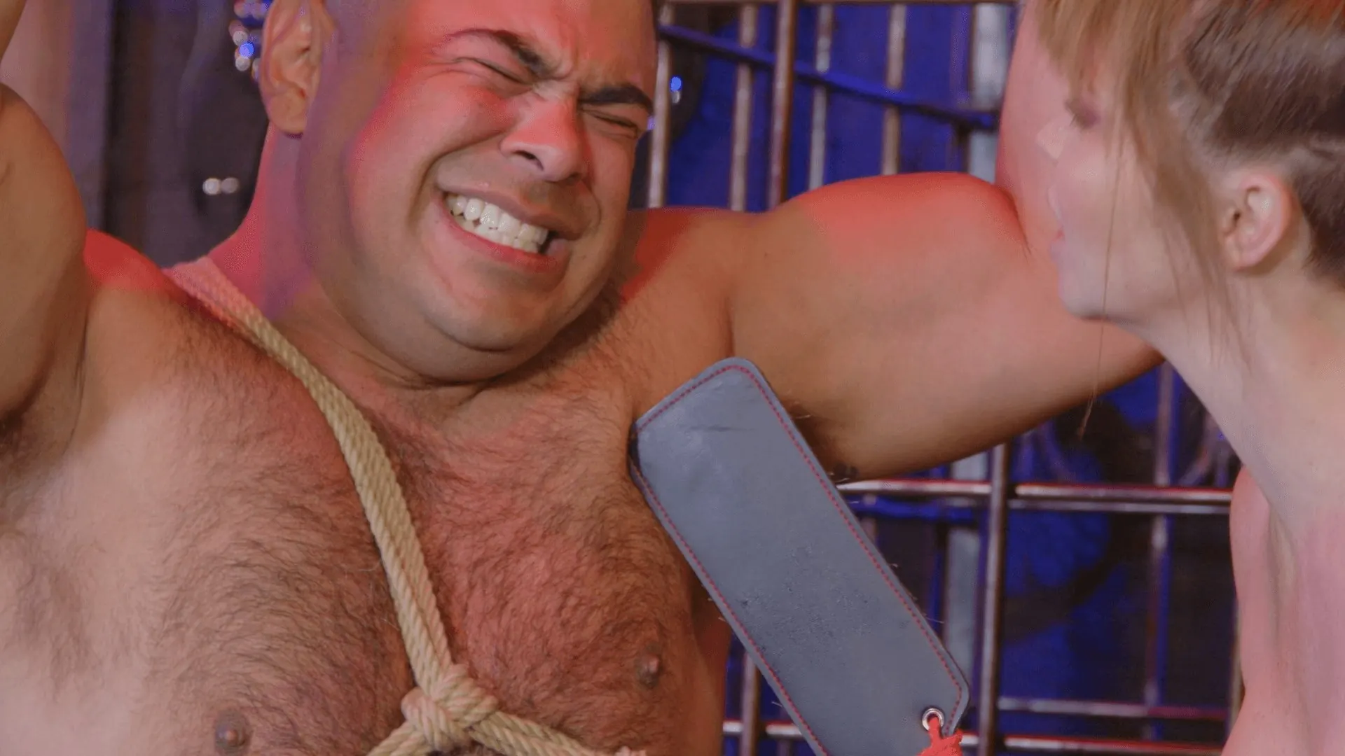 Kink 'Draven está aquí' protagonizando Kay Carter (foto 14)