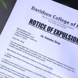 Keisha Grey en Rehabilitación para adolescentes con problemas (foto 3) Keisha Grey en 'Kink' Rehabilitación para adolescentes con problemas (Miniatura 3)