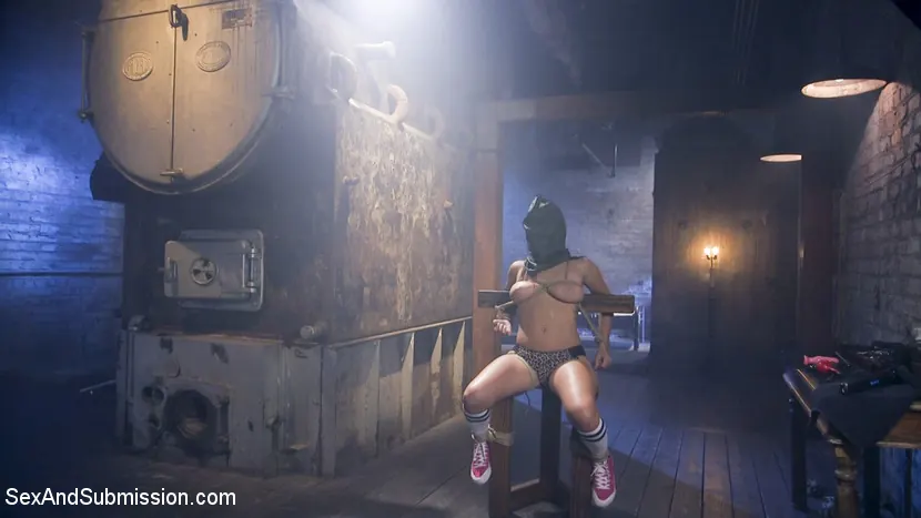 Keisha Grey en 'Rehabilitación para adolescentes con problemas' from 'Kink' (foto 8) Kink 'Rehabilitación para adolescentes con problemas' protagonizando Keisha Grey (foto 8)