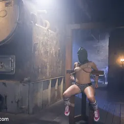 Keisha Grey en Rehabilitación para adolescentes con problemas (foto 8) Keisha Grey en 'Kink' Rehabilitación para adolescentes con problemas (Miniatura 8)