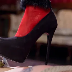 Kelli Provocateur in Hot Muscular Domme Annihilates Wimpy Man Servant! (Photo 15) Kelli Provocateur in 'Kink' Hot Muscular Domme Annihilates Wimpy Man Servant! (Thumbnail 15)