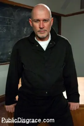 Kink 'Big Beautiful Ass Fisted in Public' starring Kelly Divine (Photo 14)