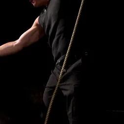 Kelly Divine en Kelly Divine: estirada, follada, azotada y chorreando por todas partes; ¡Rosebud expuesta! (foto 8) Kelly Divine en 'Kink' Kelly Divine: estirada, follada, azotada y chorreando por todas partes; ¡Rosebud expuesta! (Miniatura 8)