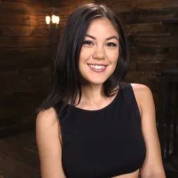 Kendra Spade en 'Kink' La dulce e inocente Kendra Spade es atada, atormentada y obligada a correrse (Miniatura 2)