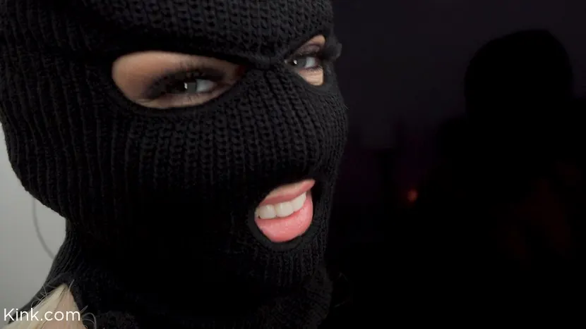 Kink 'Breaking In: Seth Gamble domina a Kenzie Taylor' protagonizando Kenzie Taylor (foto 1)