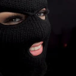 Kenzie Taylor に 'Kink' 侵入:セスギャンブルはケンジーテイラーを支配する (サムネイル 1)